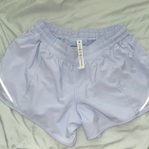 Lululemon hotty hot shorts 2.5